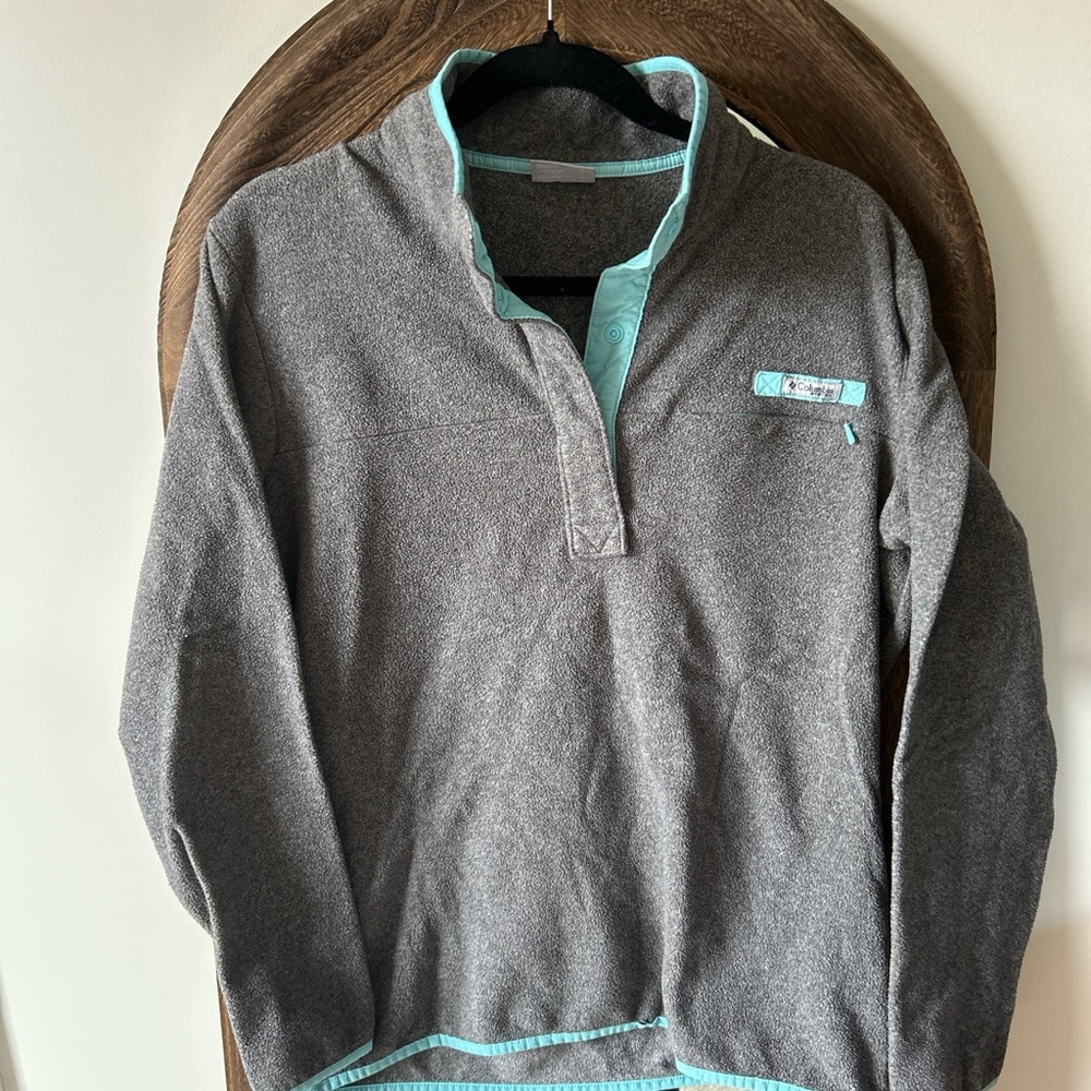 Columbia Performance Gray Pullover